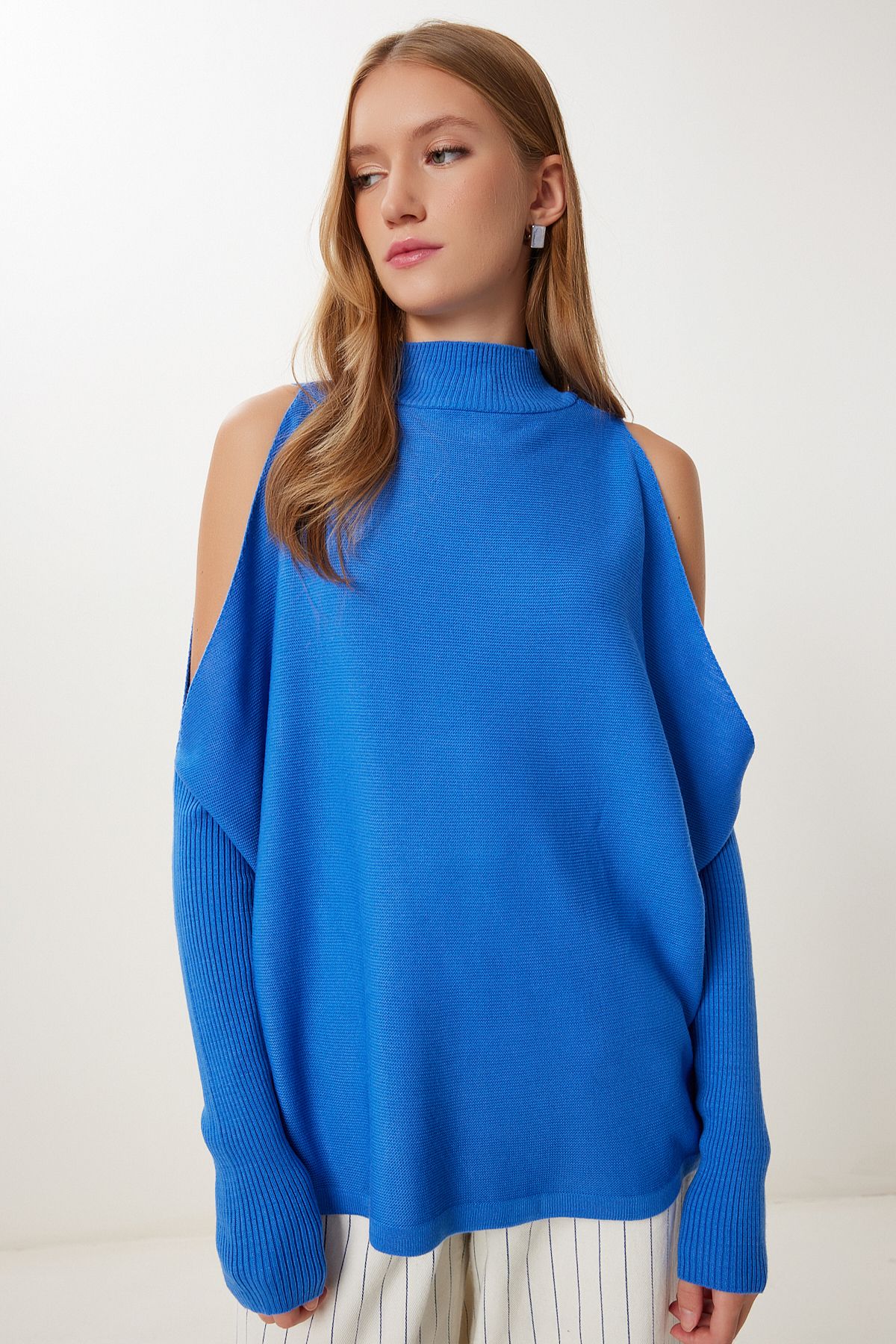 İndigo Mavi Cut Out Detaylı Oversize Triko Kazak AS00015
