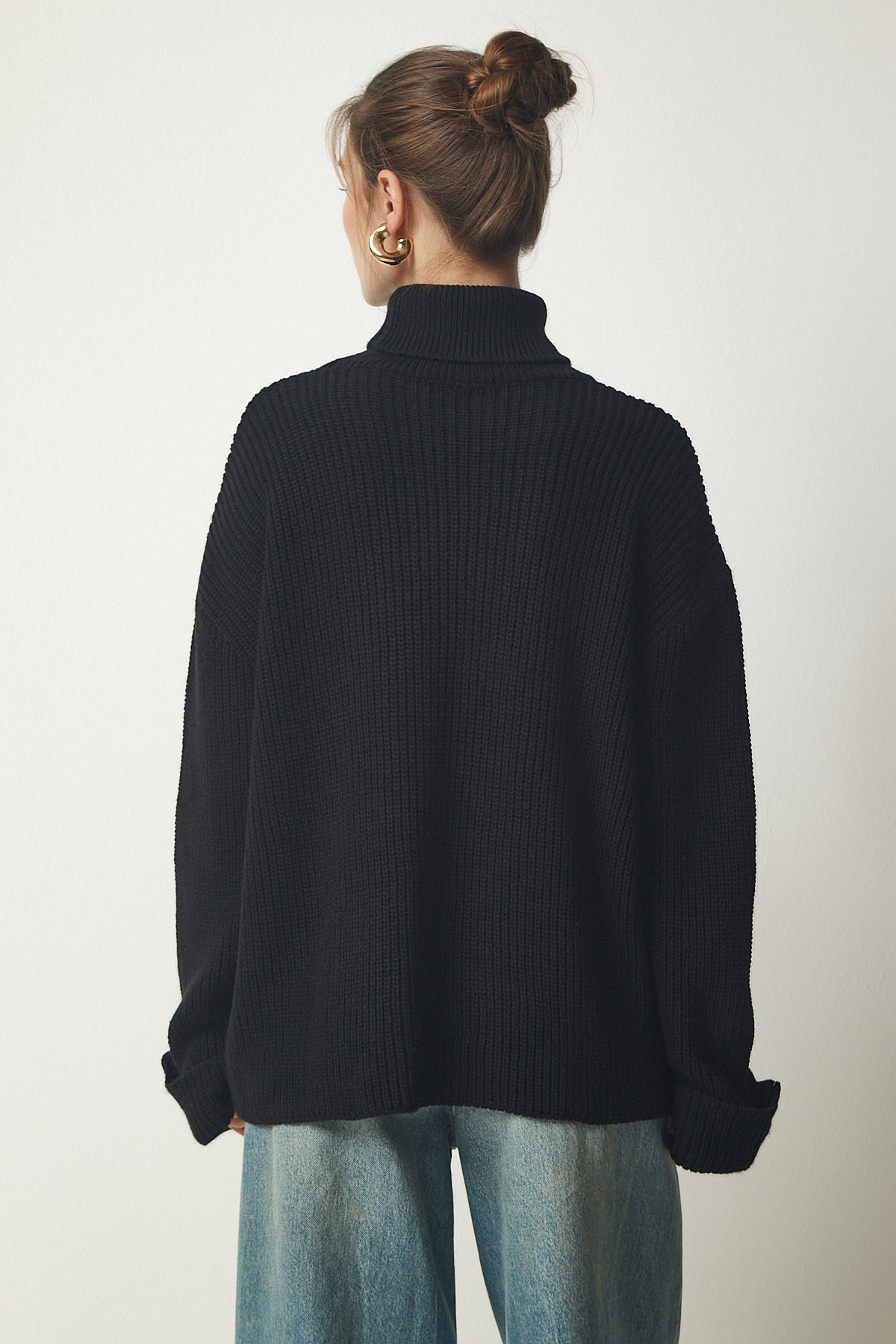 Siyah Düğme Detaylı Balıkçı Yaka Oversize Triko Kazak YY00183