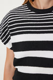 Siyah Beyaz Çizgili Crop Triko Bluz YY00264