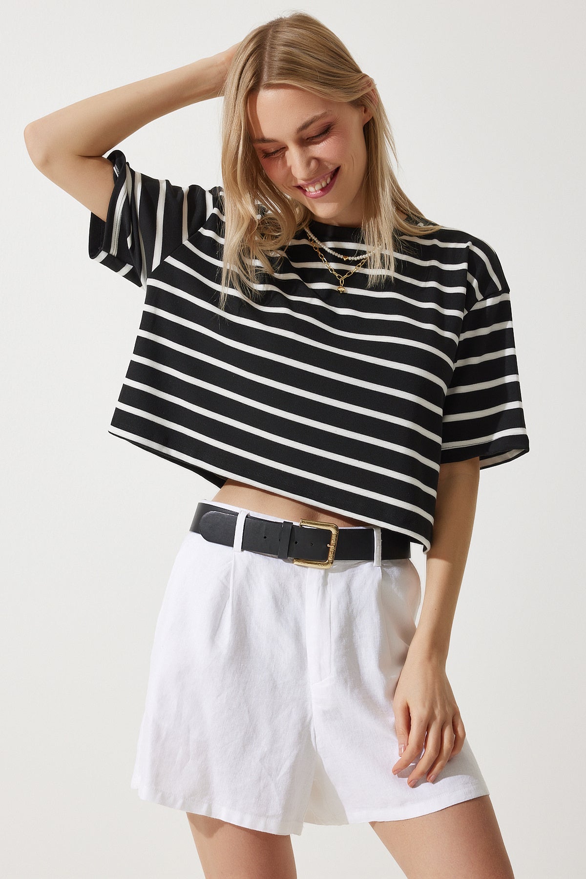 Siyah Beyaz Çizgili Oversize Crop Örme T-Shirt BP00162