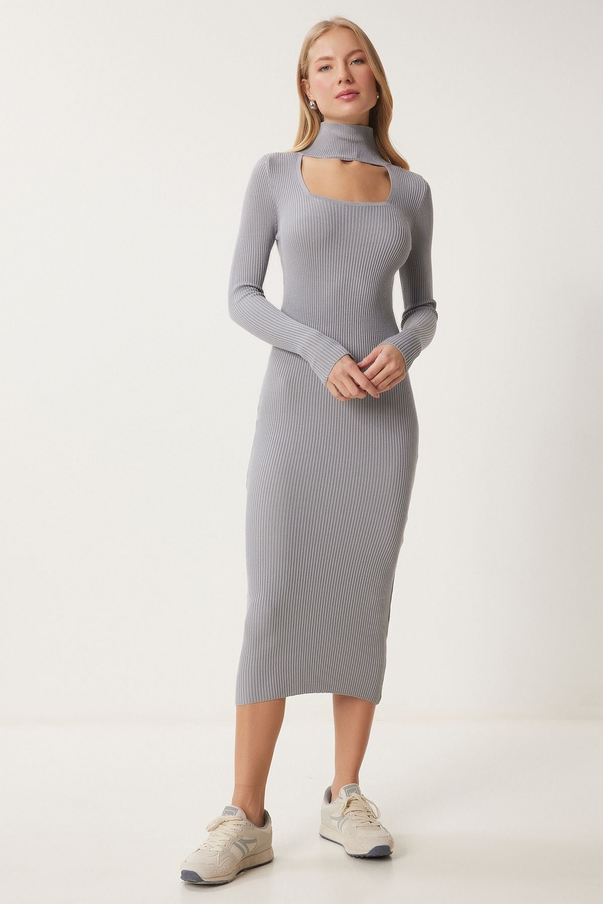 Gri Cut Out Detaylı Dik Yaka Fitilli Triko Elbise FN03388