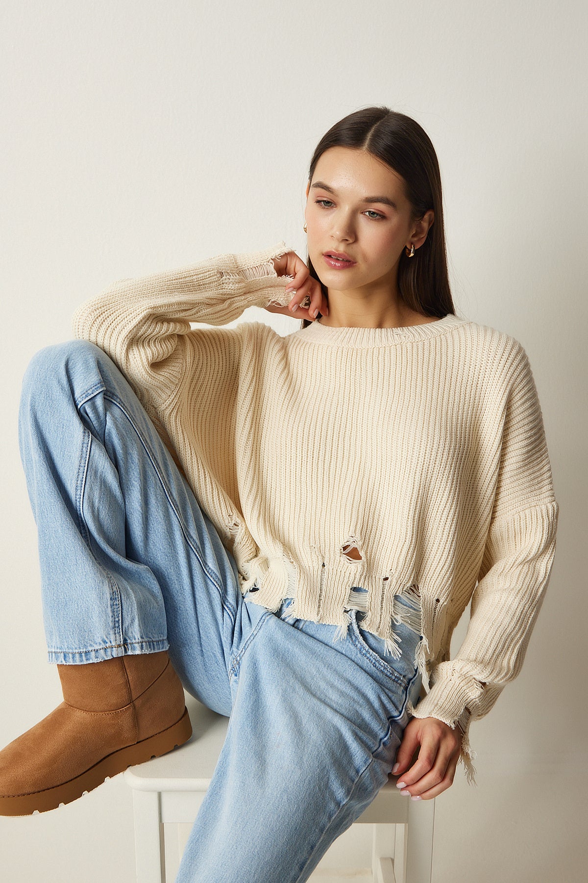 Krem Yırtık Detaylı Oversize Triko Kazak ki00098