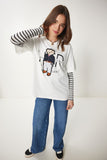 Ekru Ayıcık Armalı Pamuklu Oversize Örme T-Shirt CR00452