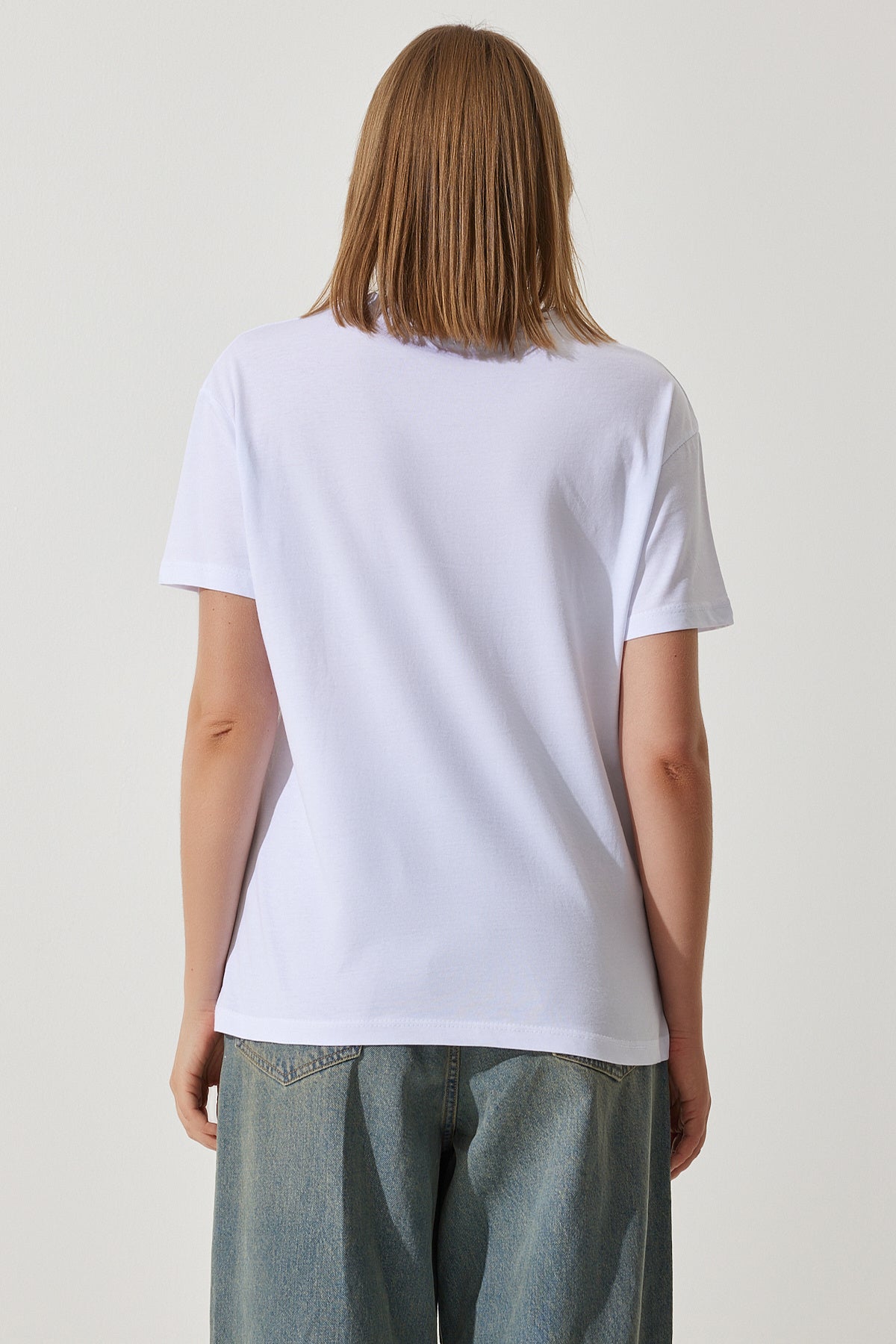 Beyaz Pullu Nakışlı Oversize Pamuklu Örme T-Shirt MP00027