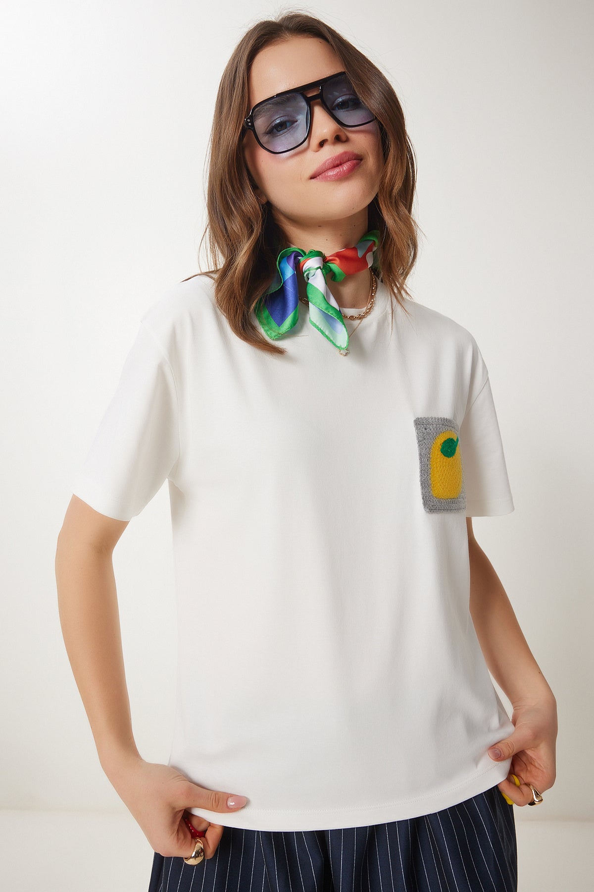 Ekru Nakış Cepli Pamuklu T-Shirt CR00450