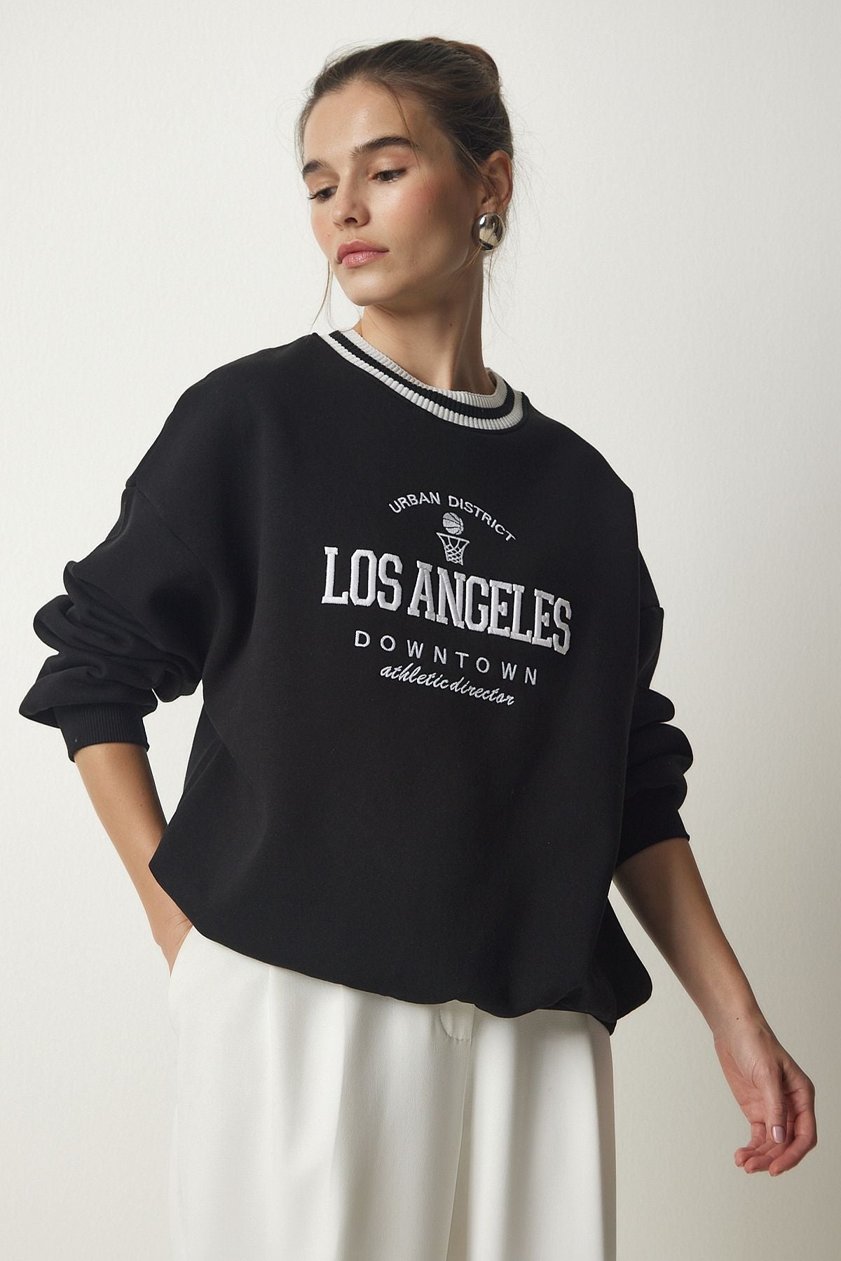 Siyah Nakışlı Şardonlu Örme Sweatshirt HF00447