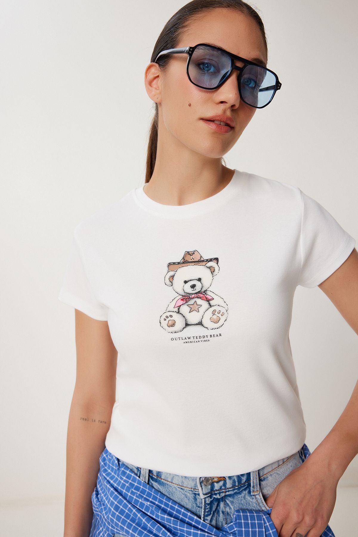 Ekru Ayıcık Baskılı Pamuklu Örme T-Shirt UB00404