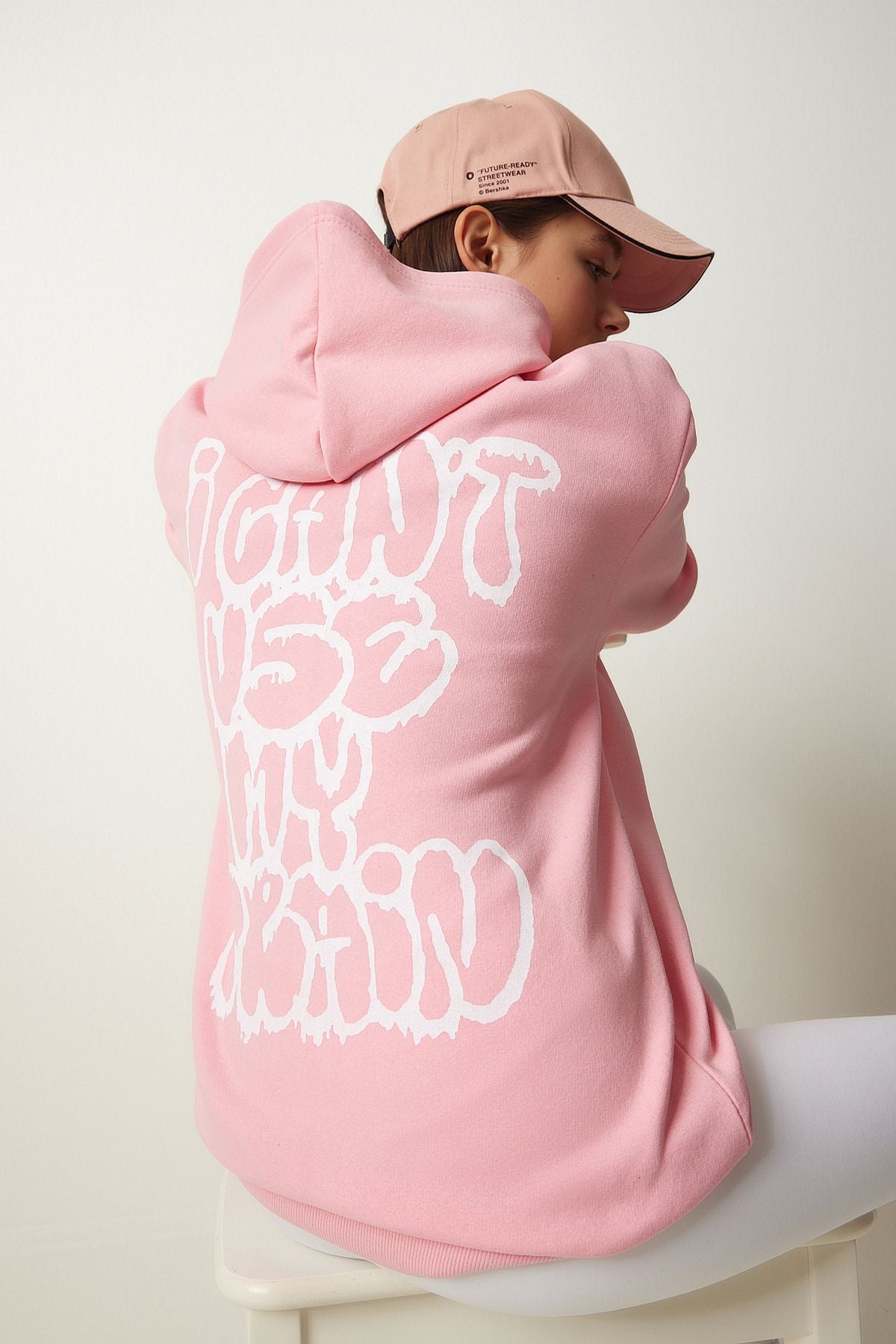 Açık Pembe Kapüşonlu Baskılı Şardonlu Sweatshirt OW00007