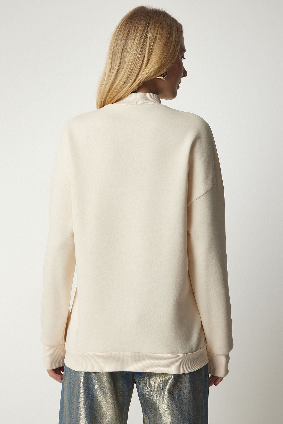 Krem Dik Yaka Basic Şardonlu Sweatshirt UB00166