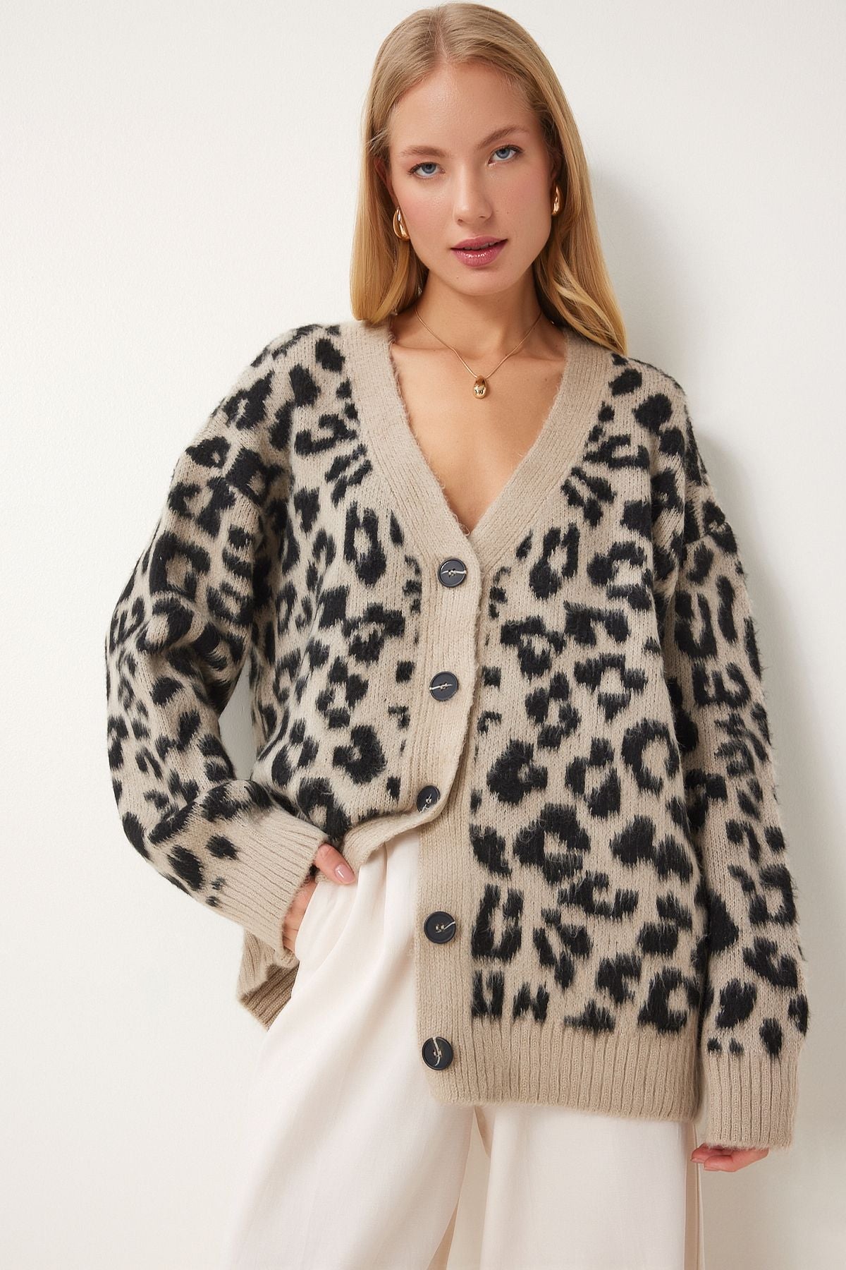 Vizon Siyah Leopar Desenli Sakallı Triko Hırka DP00220
