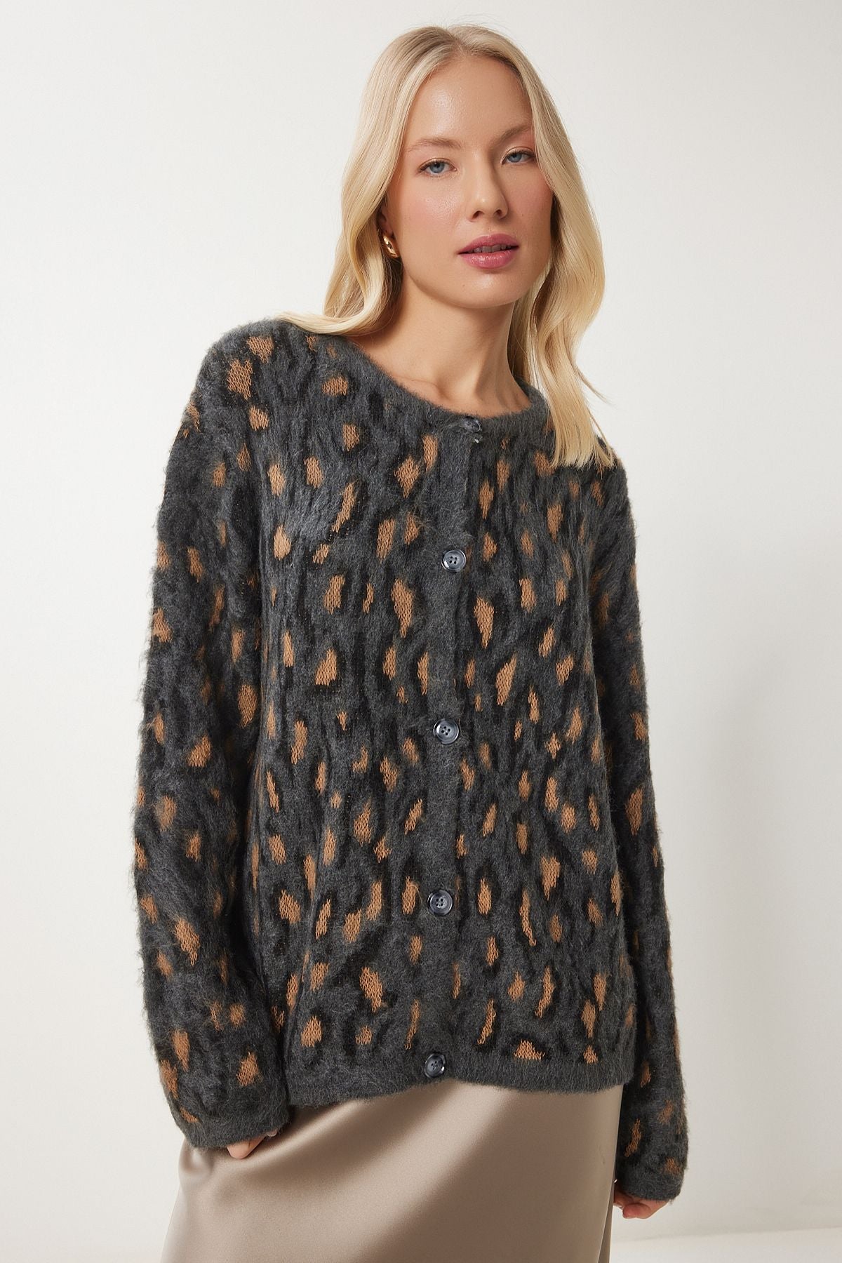 Antrasit Vizon Leopar Desenli Sakallı Triko Hırka KB00043