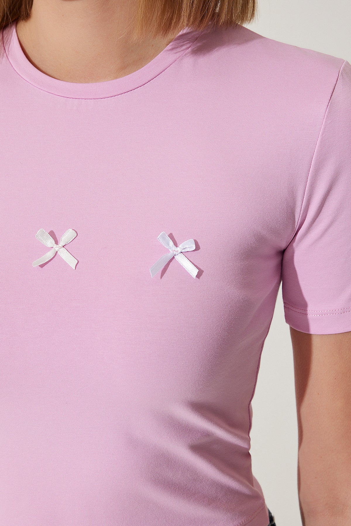 Pembe Fiyonk Detaylı Crop T-Shirt MC00279