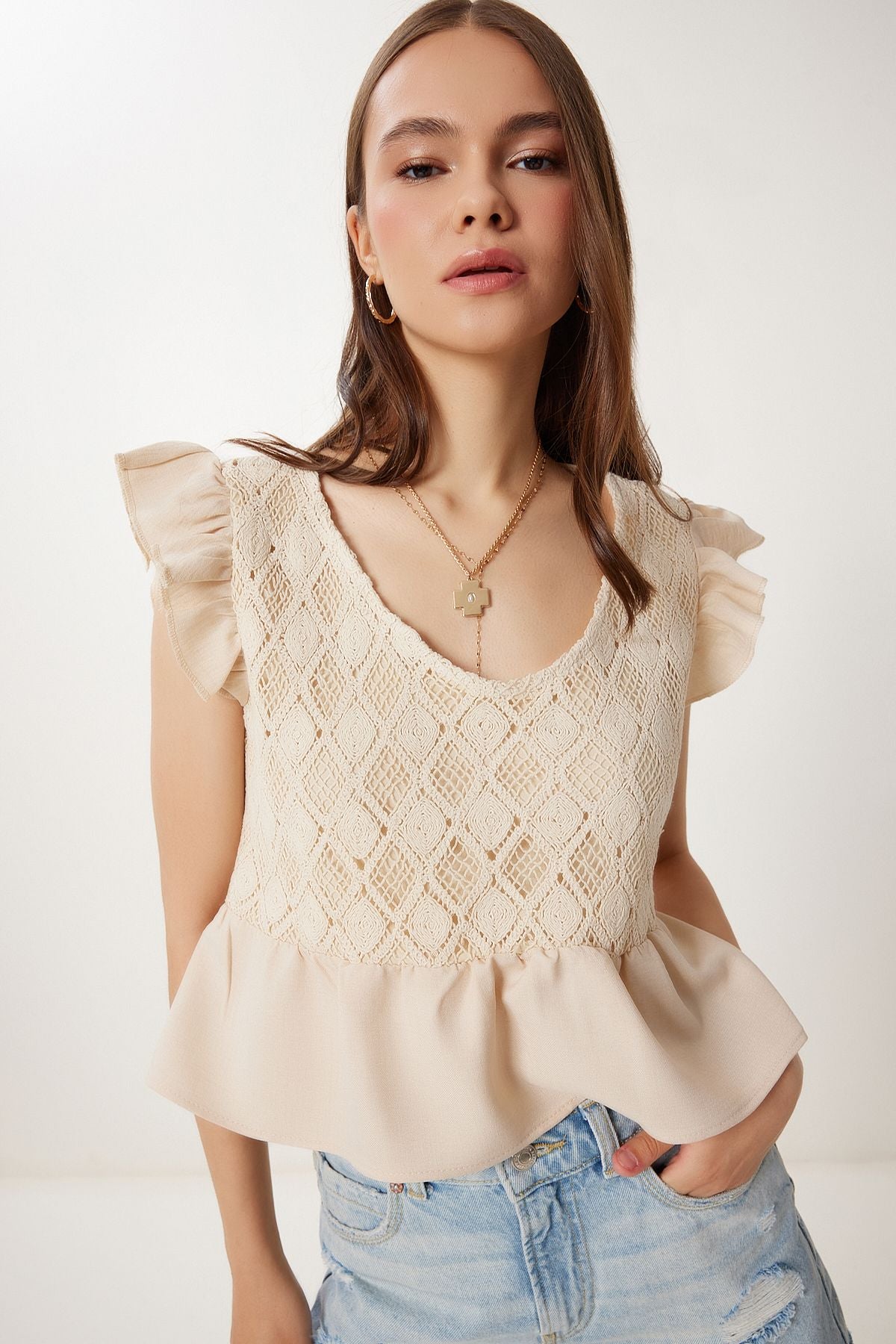 Krem Dantel Detaylı Volanlı Crop Keten Bluz TP00093