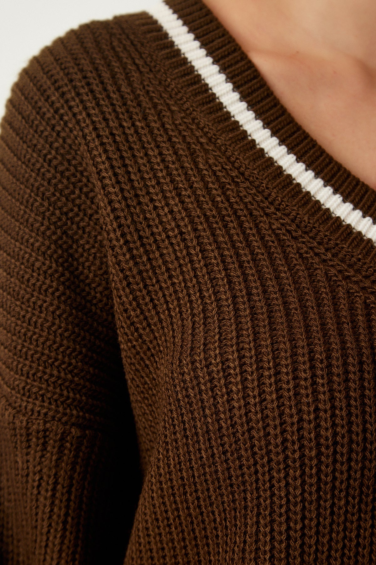 Kahverengi V Yaka Oversize Uzun Triko Kazak  BP00140