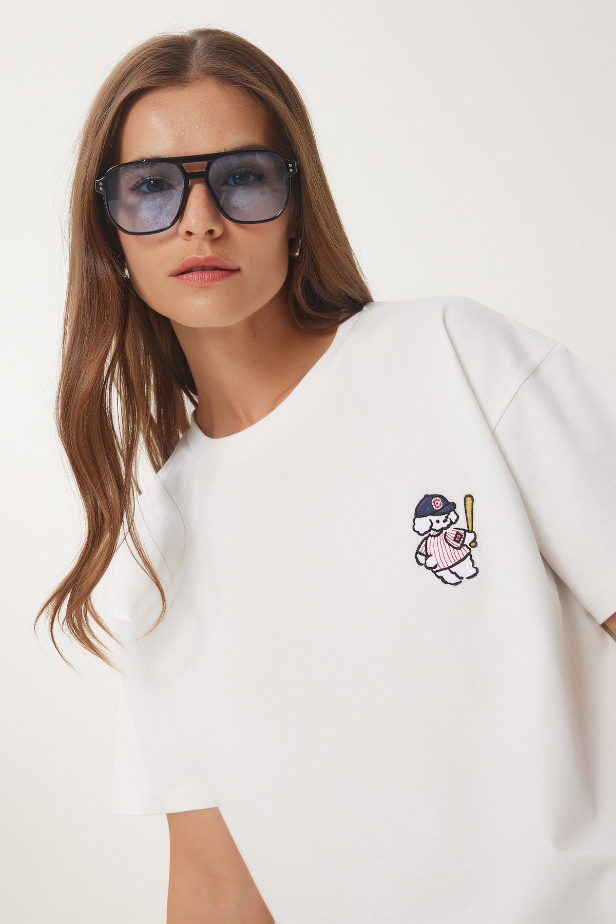 Ekru Ayıcık İşlemeli Pamuklu Örme T-Shirt CR00485