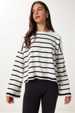 Siyah Beyaz Çizgili Oversize Crop Triko Kazak  US00659