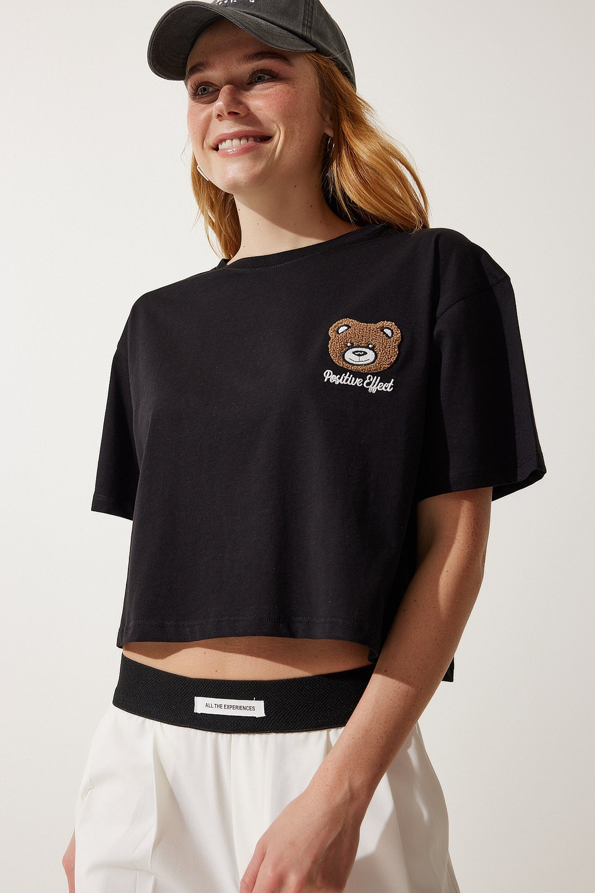 Siyah Ayıcık Armalı Crop Örme T-Shirt HF00456