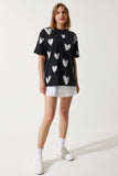 Siyah Beyaz Kalp Baskılı Oversize Pamuklu T-Shirt BP00165