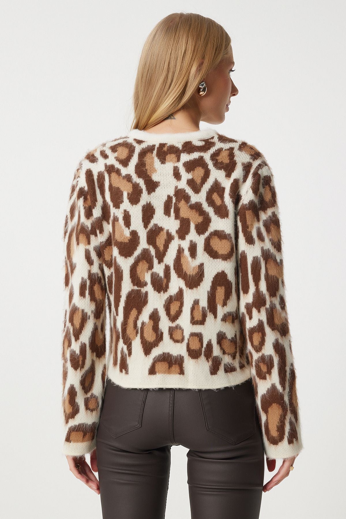Krem Kahverengi Leopar Desenli Kısa Sakallı Hırka KB00040