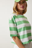 Beyaz Yeşil Bisiklet Yaka Çizgili Crop Örme T-Shirt HF00452