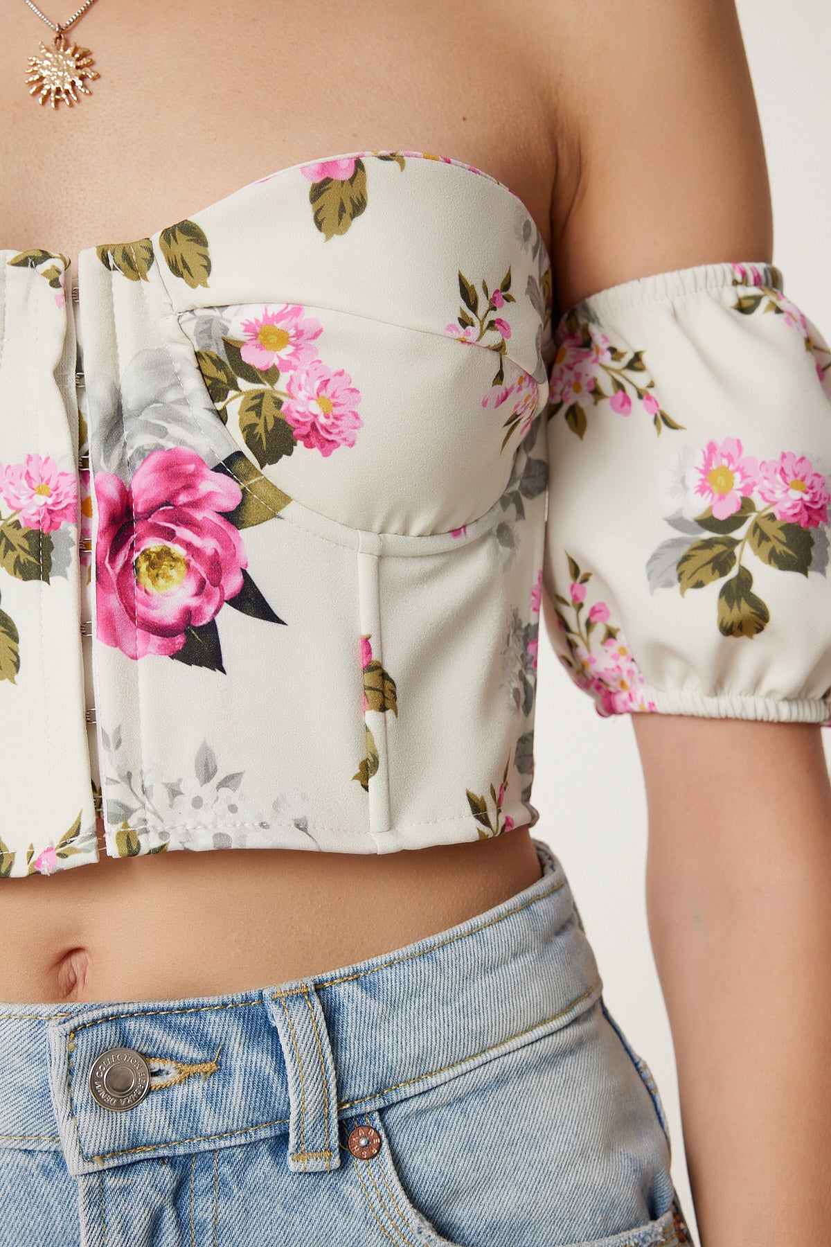 Krem Pembe Desenli Crop Viskon Bluz CR00510