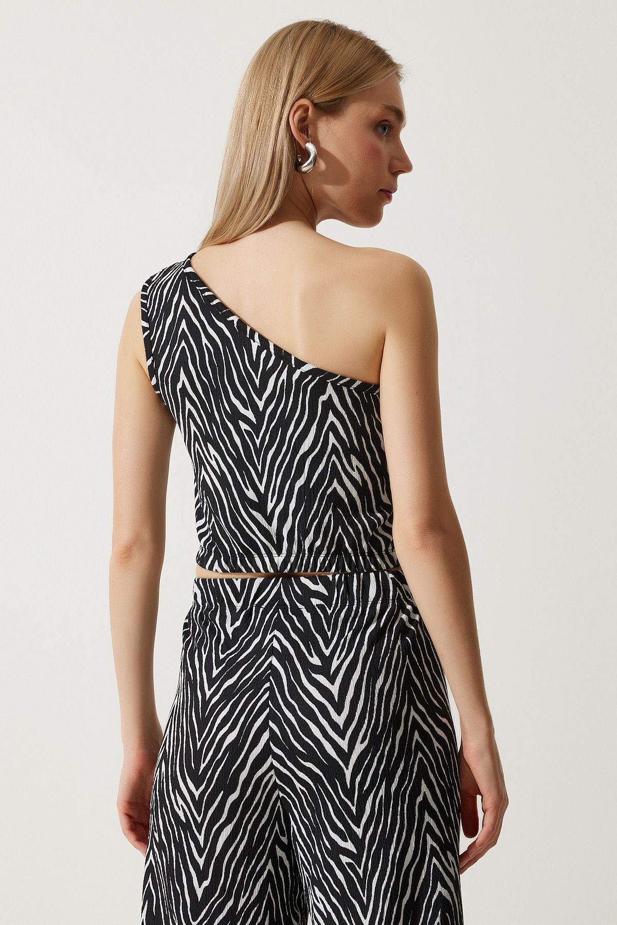 Siyah Beyaz Desenli Örme Crop Bluz Palazzo Takım MC00260