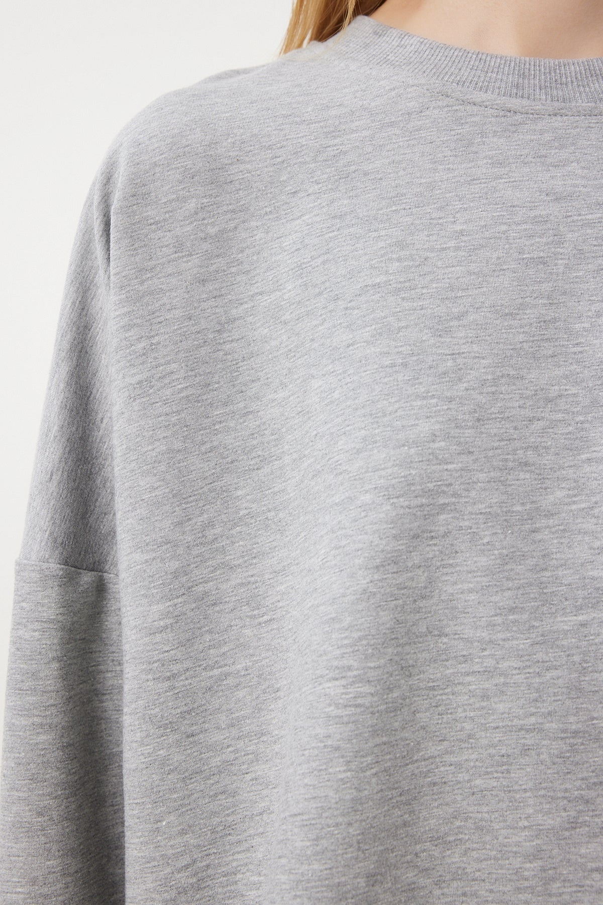 Gri Melanj Yandan Yırtmaçlı Oversize Örme Sweatshirt UL00050
