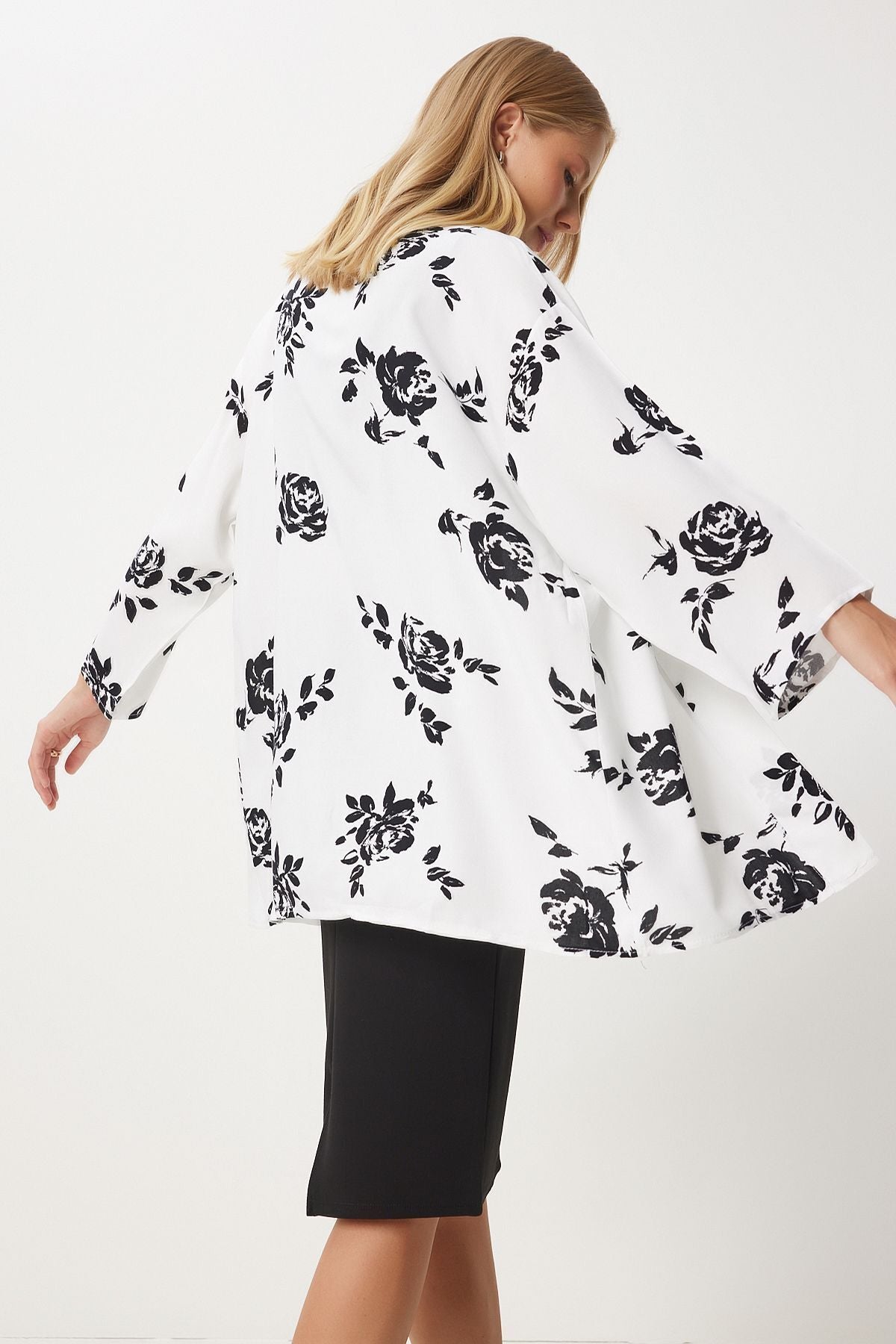 Beyaz Desenli Viskon Kimono EN00615
