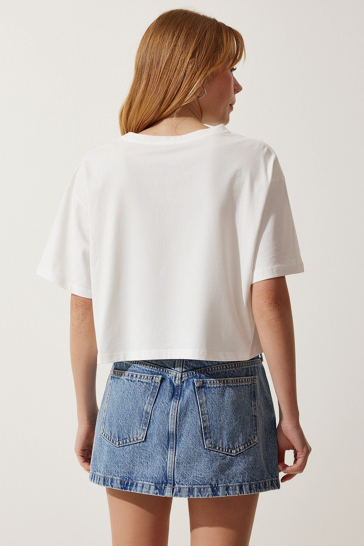 Ekru Ayıcık Armalı Crop Örme T-Shirt HF00455