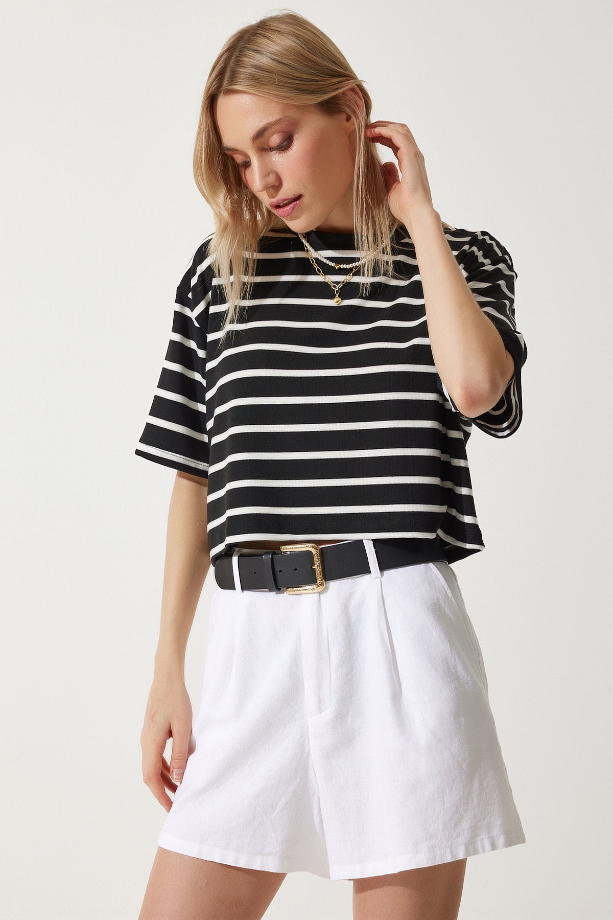 Siyah Beyaz Çizgili Oversize Crop Örme T-Shirt BP00162