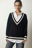 Siyah V Yaka Şerit Detaylı Oversize Triko Kazak YY00191