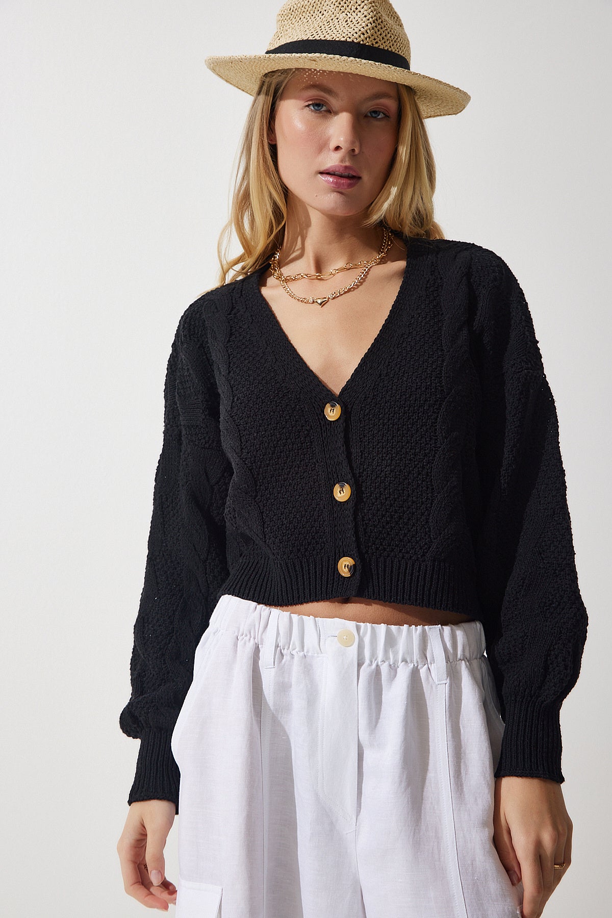 Siyah Motifli Düğmeli Crop Triko Hırka  MW00132