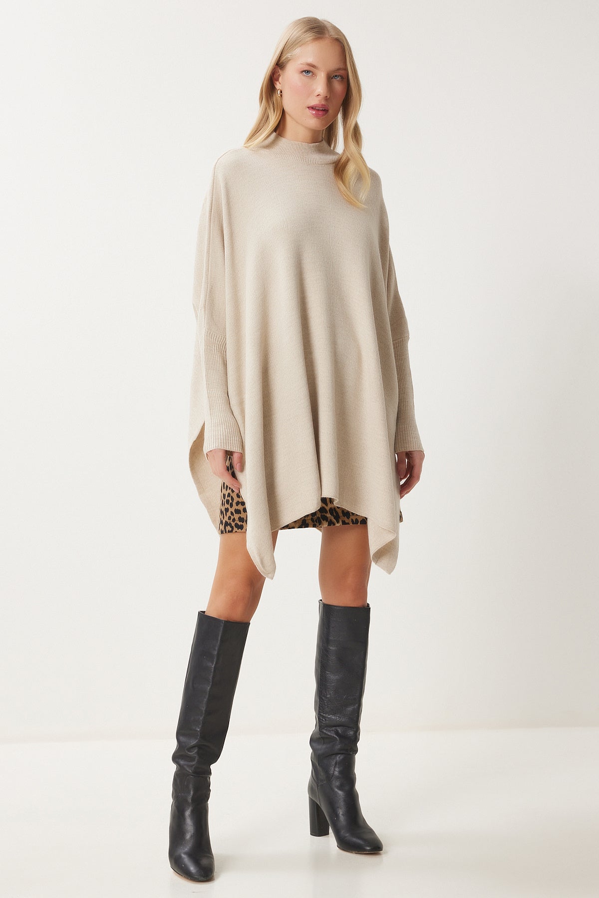 Krem Yandan Yırtmaçlı Oversize Panço Kazak YY00005