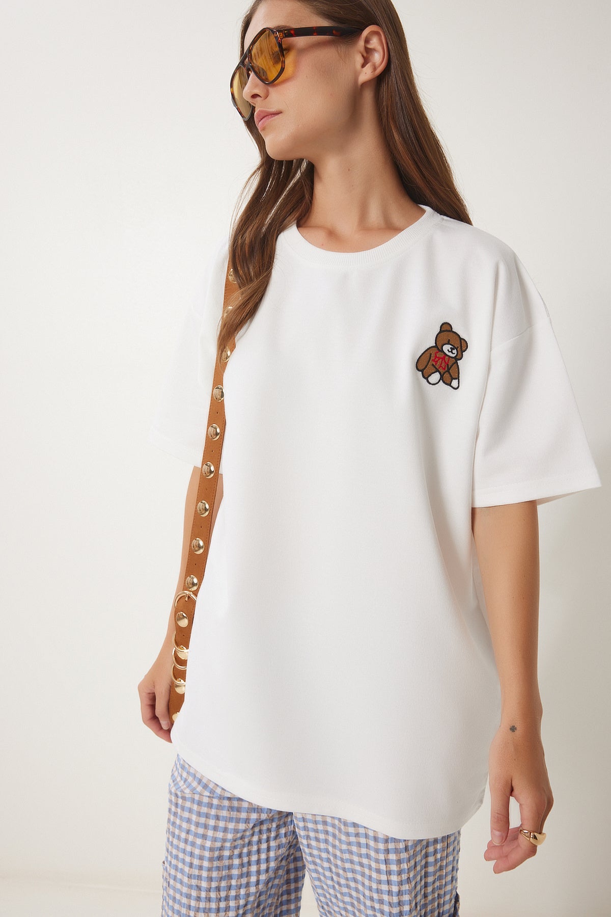 Ekru Ayıcık İşlemeli Oversize Örme T-Shirt ZV00286