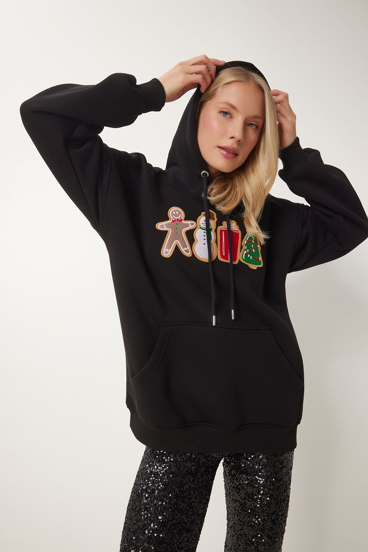 Siyah Yılbaşı Temalı Kapüşonlu Şardonlu Örme Sweatshirt TQ00001
