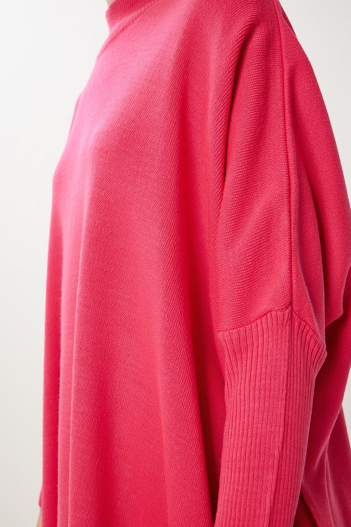 Koyu Pembe Yandan Yırtmaçlı Oversize Panço Kazak YY00005