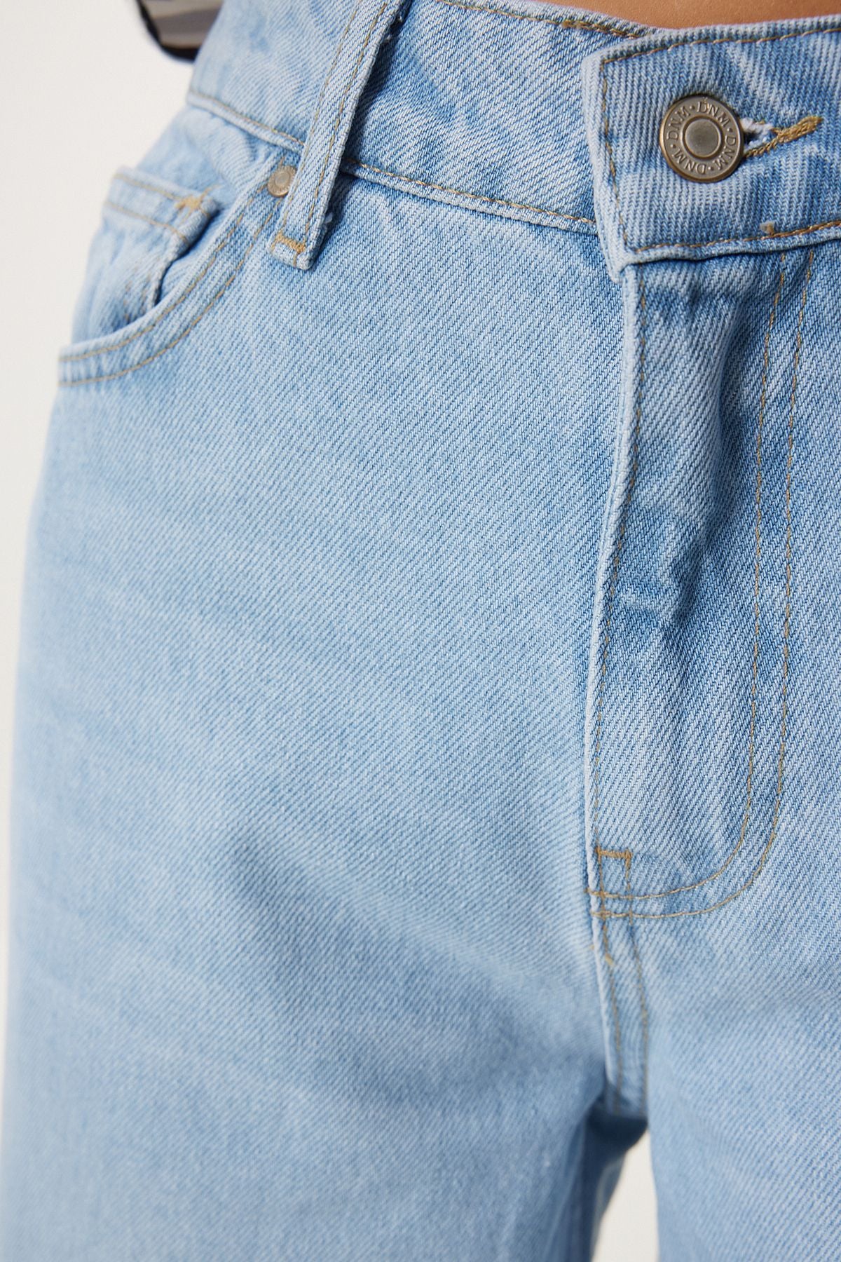 Açık Mavi Orta Bel Geniş Paça Jean FN03413