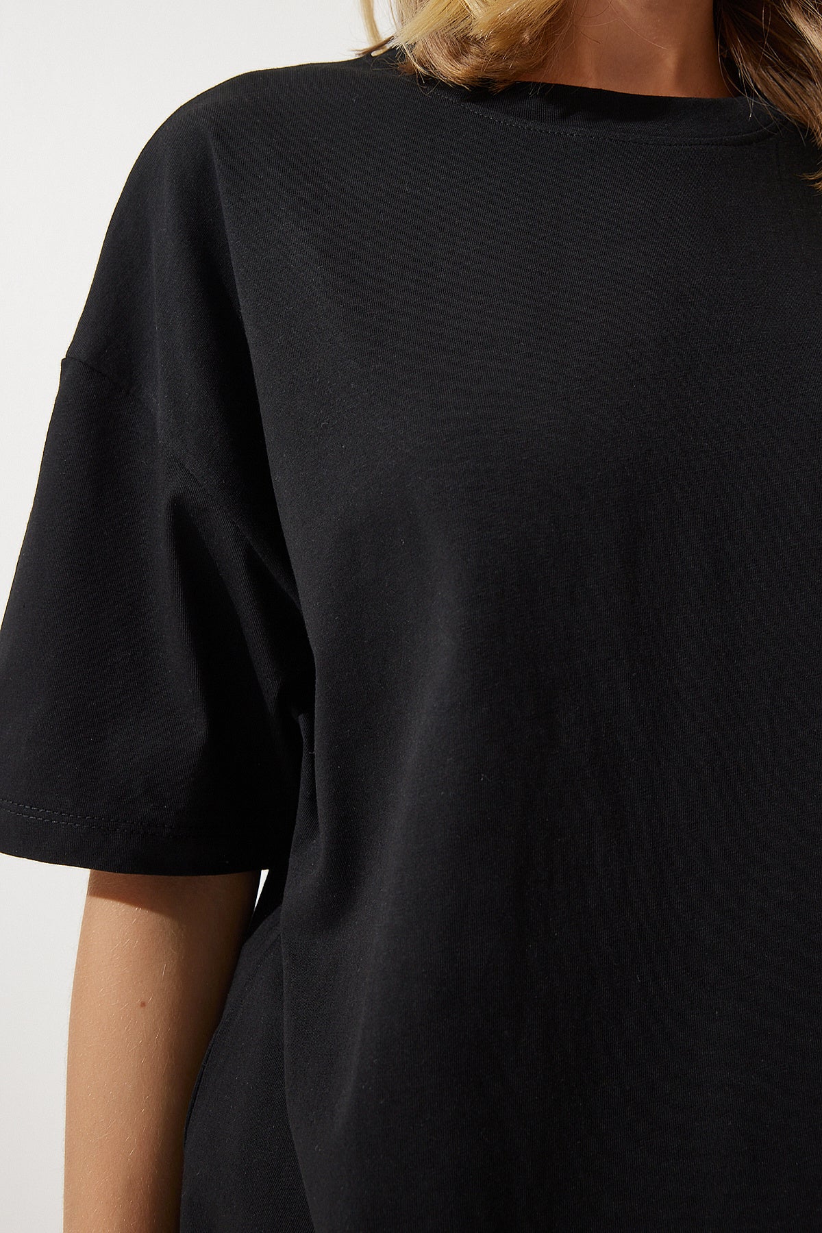 Siyah Bisiklet Yaka Basic Oversize Örme T-Shirt BF00091
