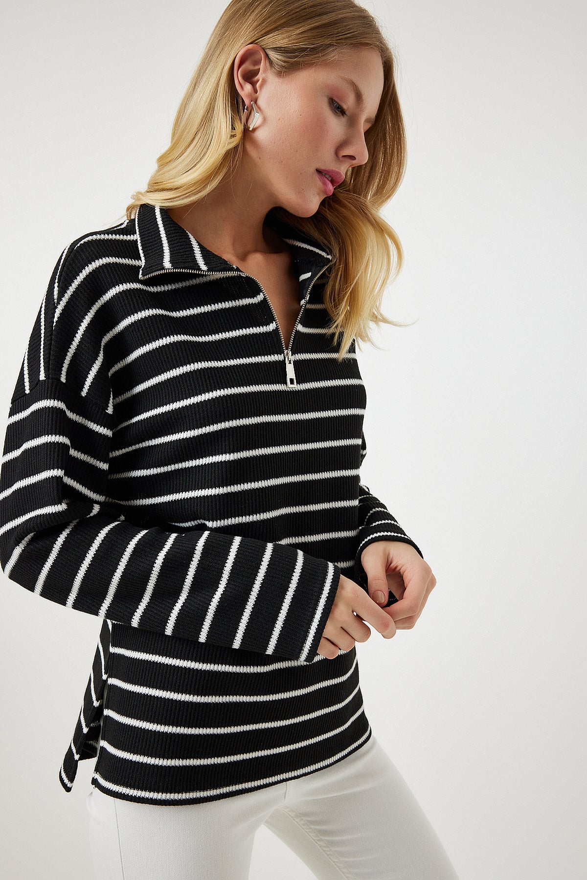 Siyah Çizgili Oversize Mevsimlik Triko Bluz UB00258