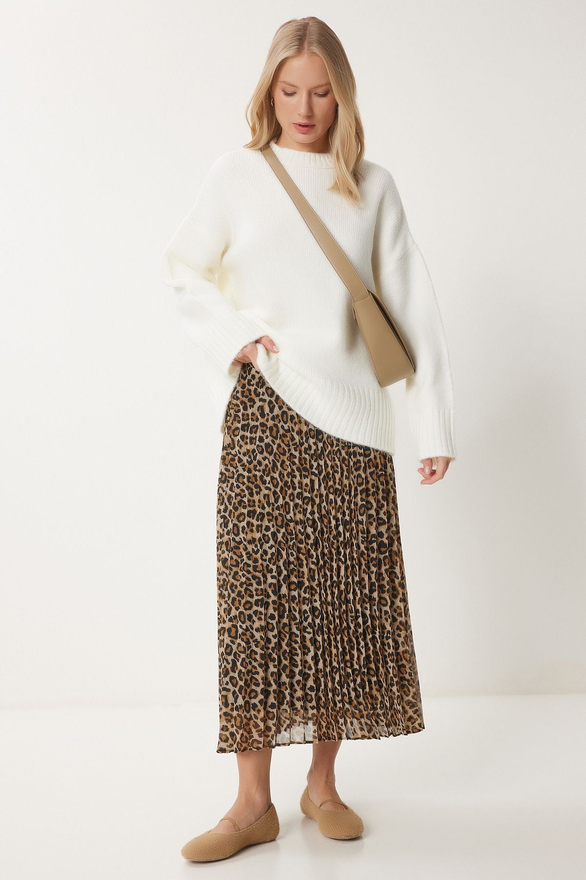 Siyah Bej Leopar Desenli Pileli Dokuma Etek WF00090