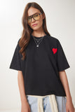 Siyah Kalp Nakışlı Örme T-Shirt ZV00299