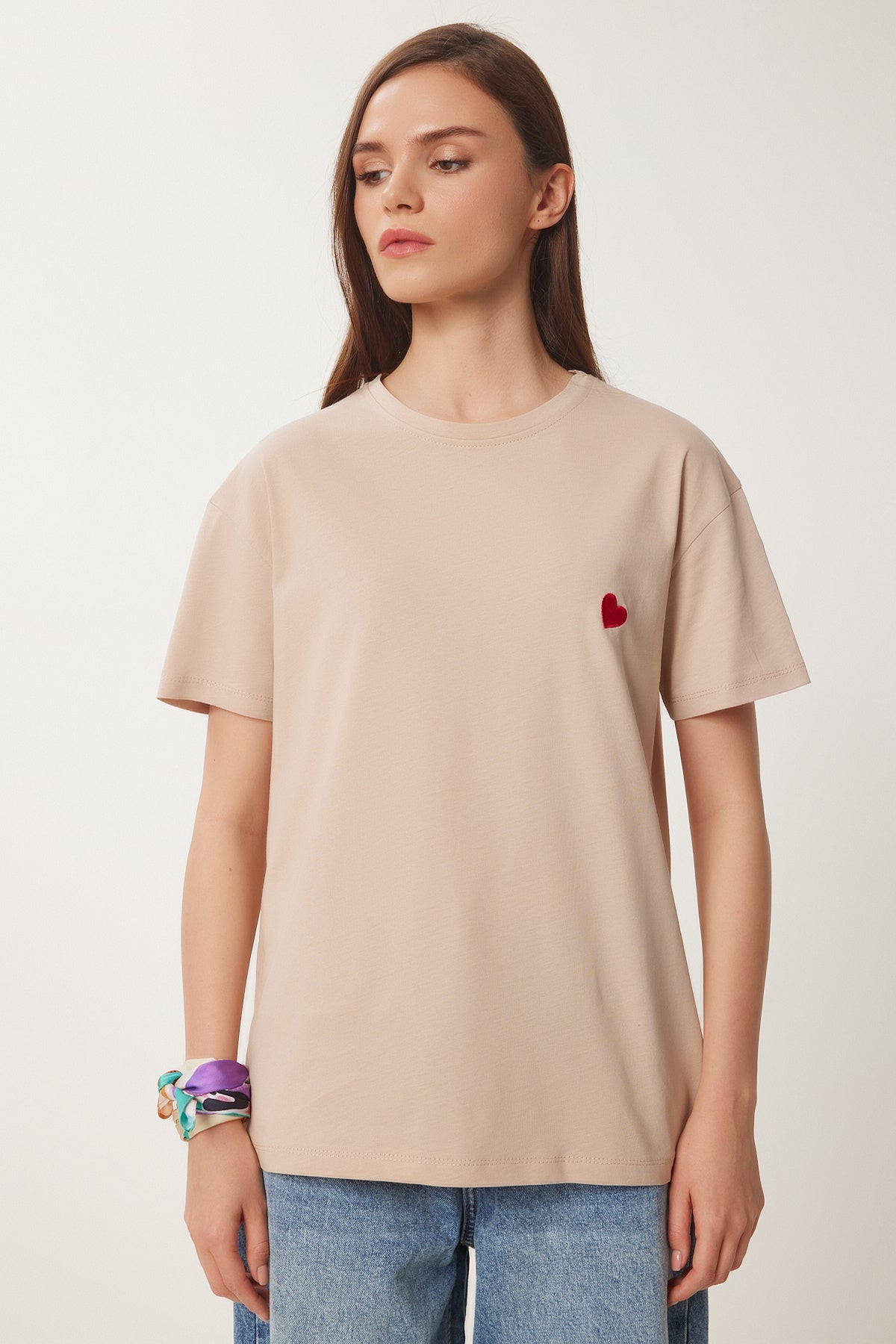 Bisküvi Kalp Nakışlı Pamuklu Örme T-Shirt MP00032