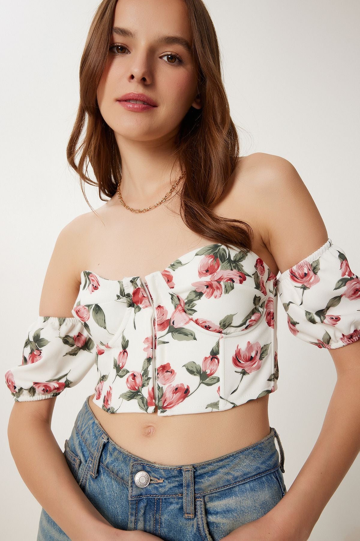 Krem Gül Kurusu Desenli Crop Viskon Bluz CR00510