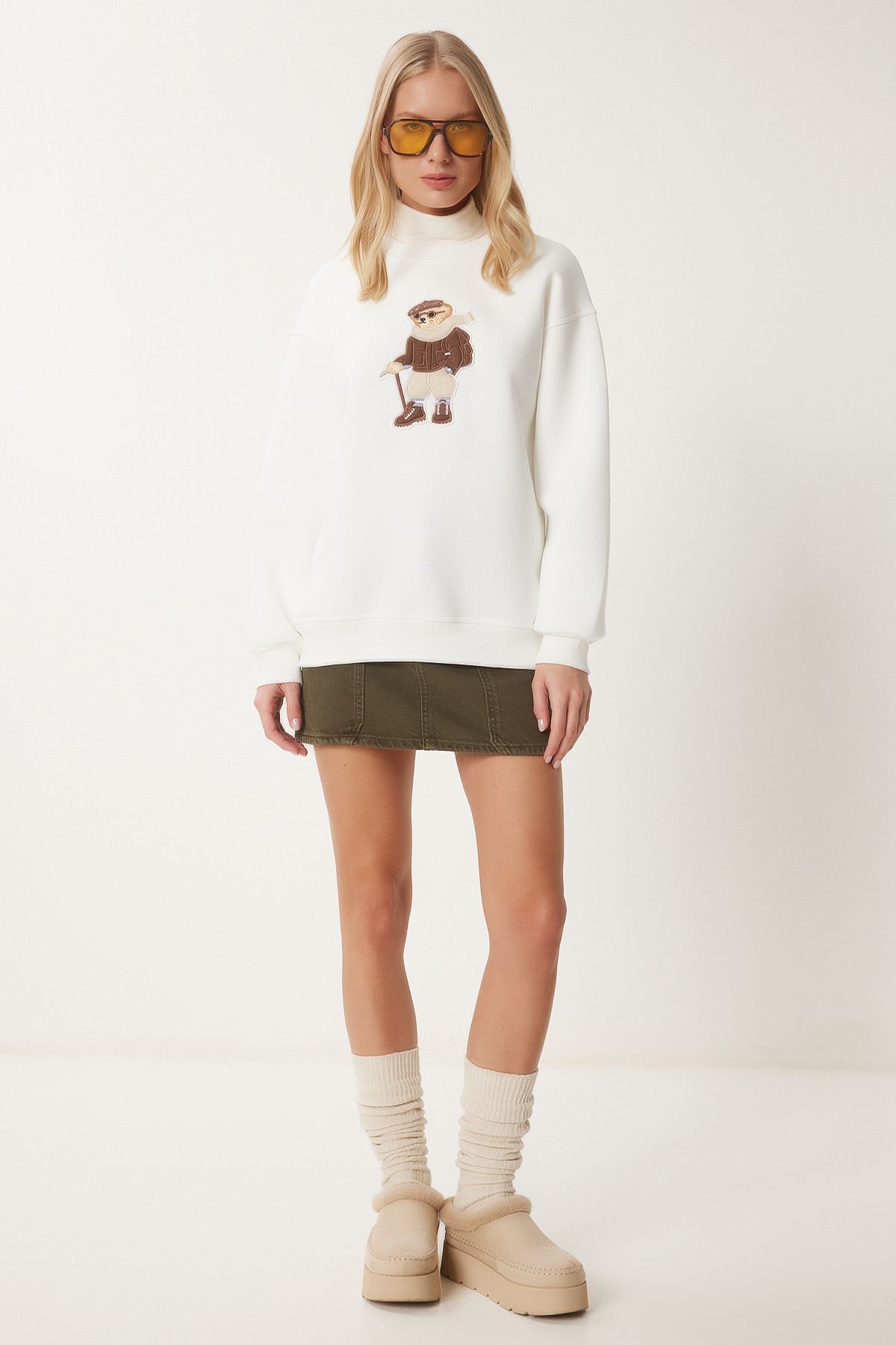 Kırık Beyaz Ayıcık Armalı Şardonlu Örme Sweatshirt WE00001