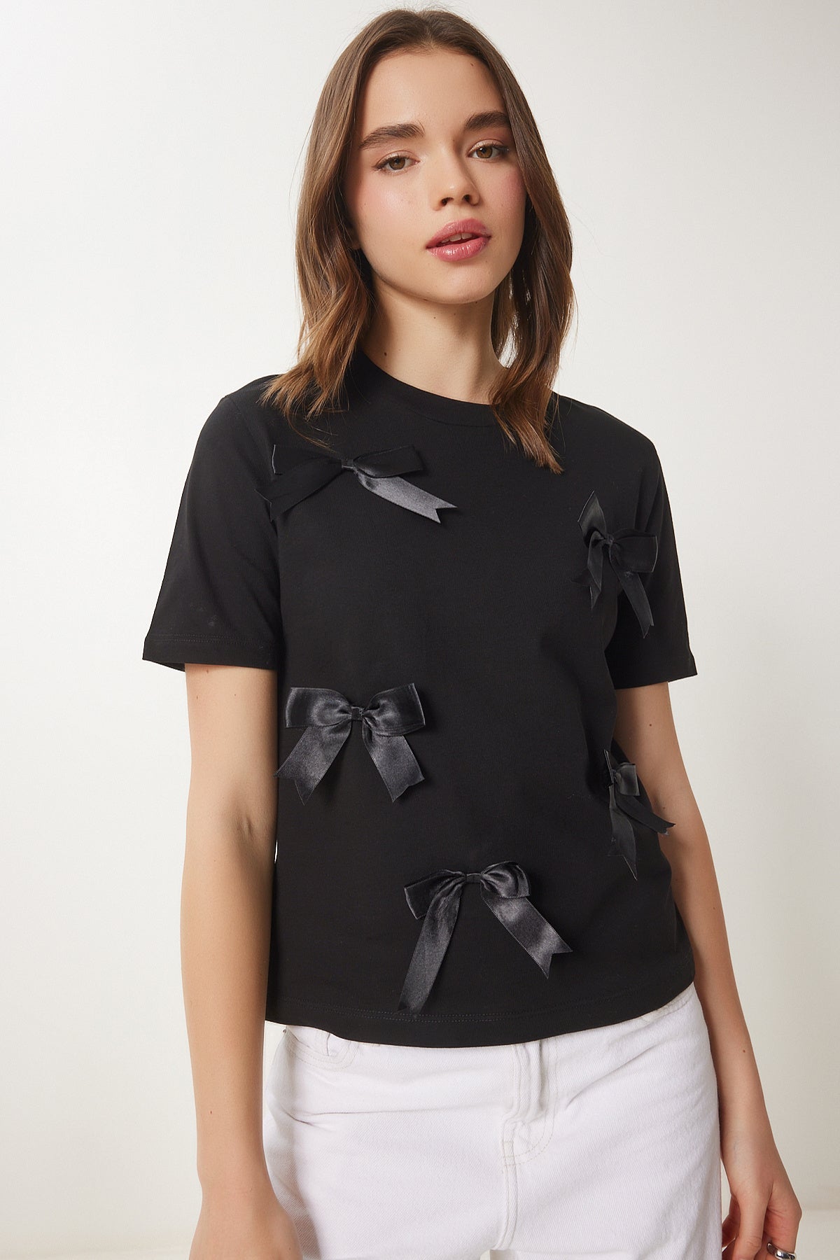 Siyah Fiyonklu Pamuklu Örme T-Shirt CR00453