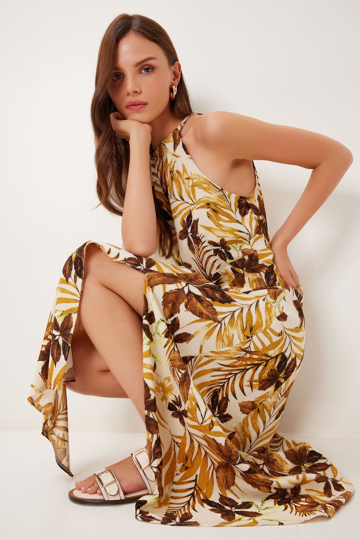 Krem Hardal Halter Yaka Desenli Midi Viskon Elbise FG00047