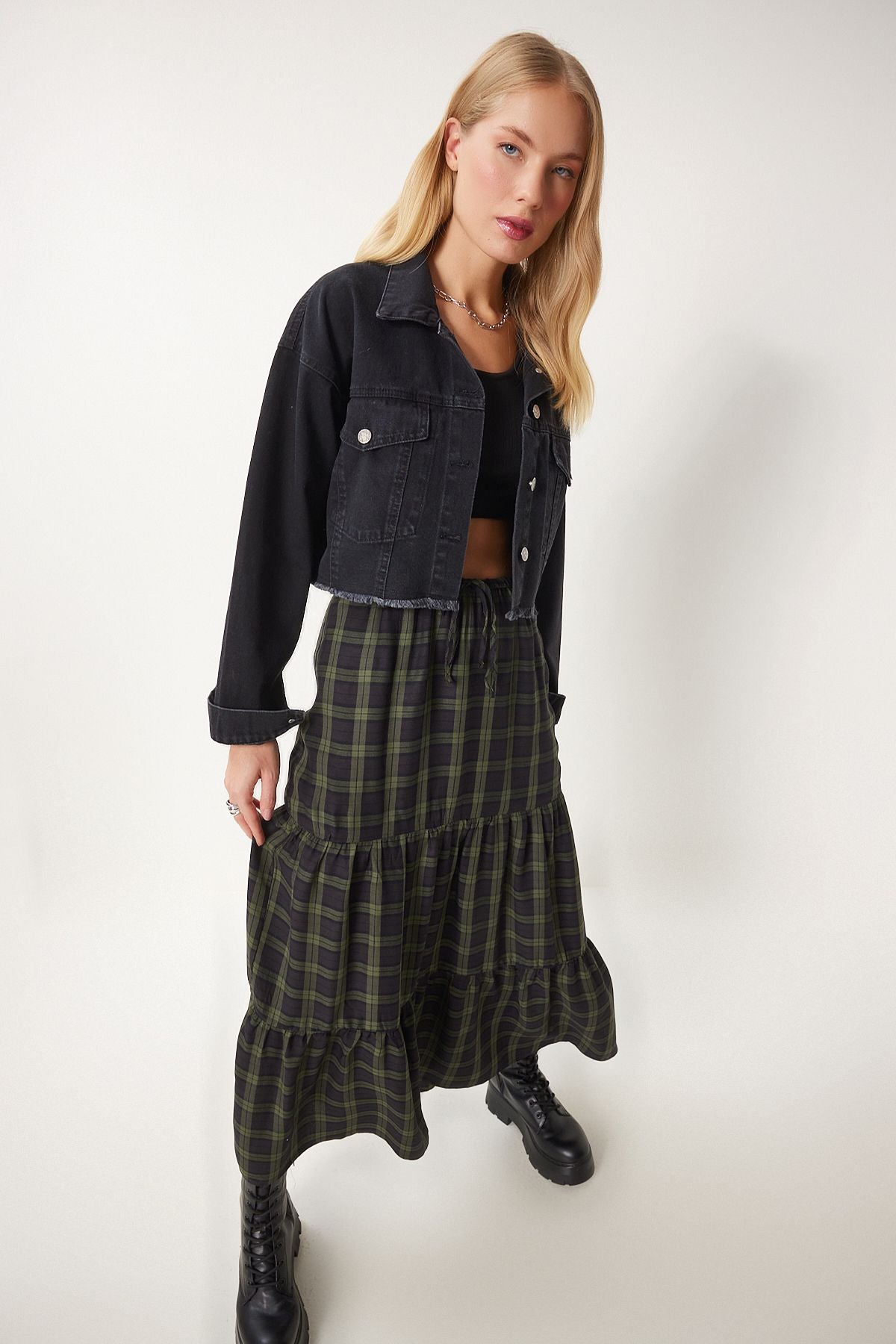 Siyah Püskül Detaylı Denim Crop Ceket AN00214