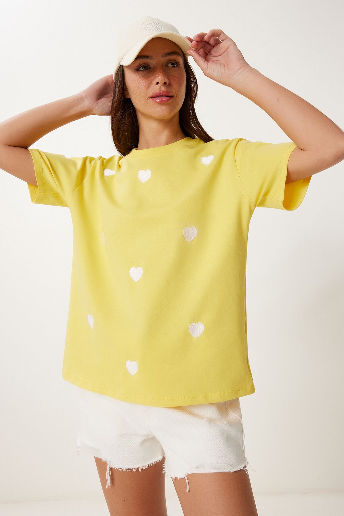 Sarı Kalp Nakışlı Pamuklu Örme T-Shirt AN00244