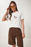 Ekru Taş Detaylı Armalı Pamuklu Örme T-Shirt CR00521