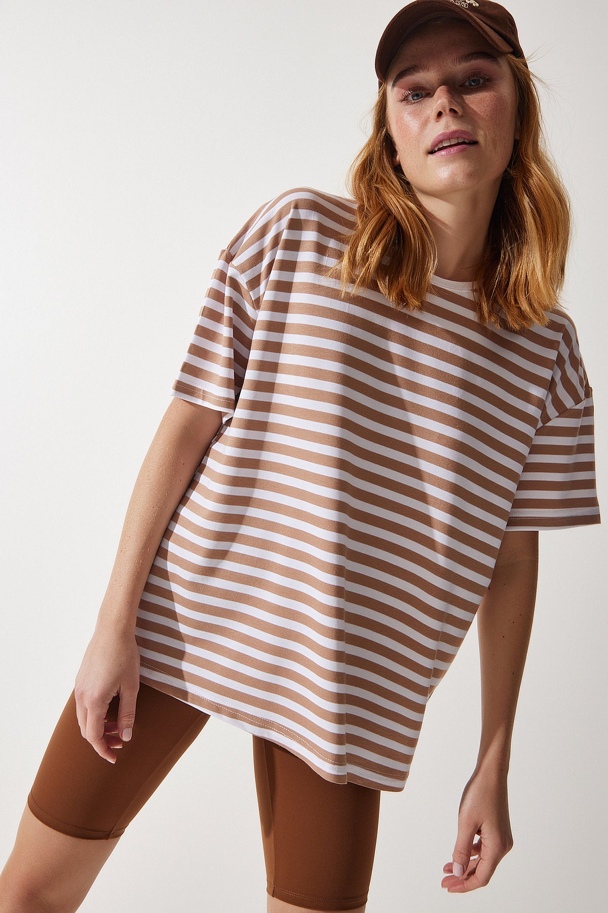 Bisküvi Bisiklet Yaka Çizgili Oversize Örme T-Shirt EN00609
